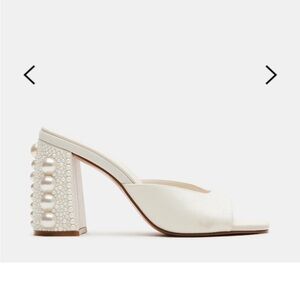 Steve Madden White Heels with Sleek Design - Never worn!